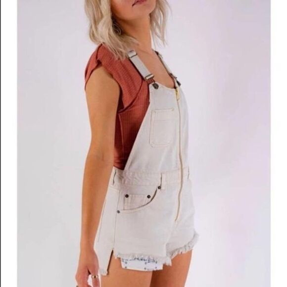✨ White Sunkissed Denim Overalls Romper/Jumpsuit✨ - Picture 9 of 12